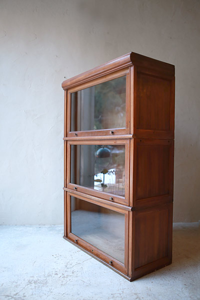 ガラスキャビネット　ブックシェルフ　棚　 フランスアンティーク / ブロカント / brocante / 店舗什器