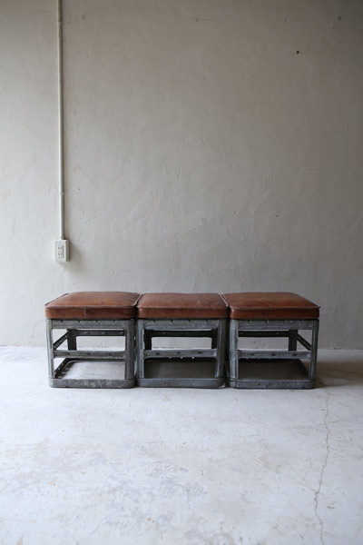 レザースツール　　フランスアンティーク / ブロカント / brocante / 店舗什器
