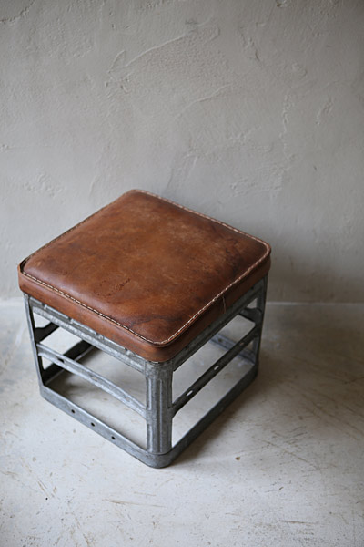 レザースツール　　フランスアンティーク / ブロカント / brocante / 店舗什器