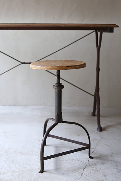 フランス　アンティーク / ブロカント / brocante / 店舗什器　アイアン　スツール