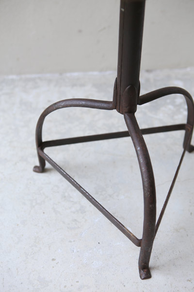 フランス　アンティーク / ブロカント / brocante / 店舗什器　アイアン　スツール