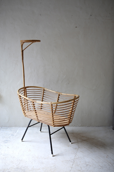 フランス　アンティーク / ブロカント / brocante / 店舗什器　ラタン　ベビーベッド