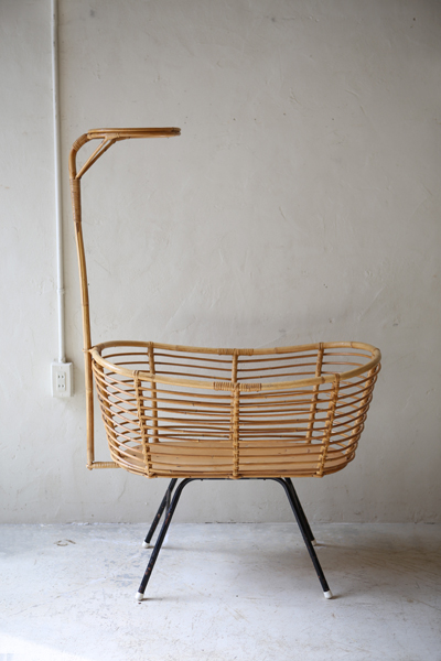 フランス　アンティーク / ブロカント / brocante / 店舗什器　ラタン　ベビーベッド