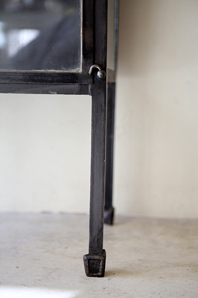 フランス　アンティーク / ブロカント / brocante / 店舗什器　スチール　ガラスキャビネット
